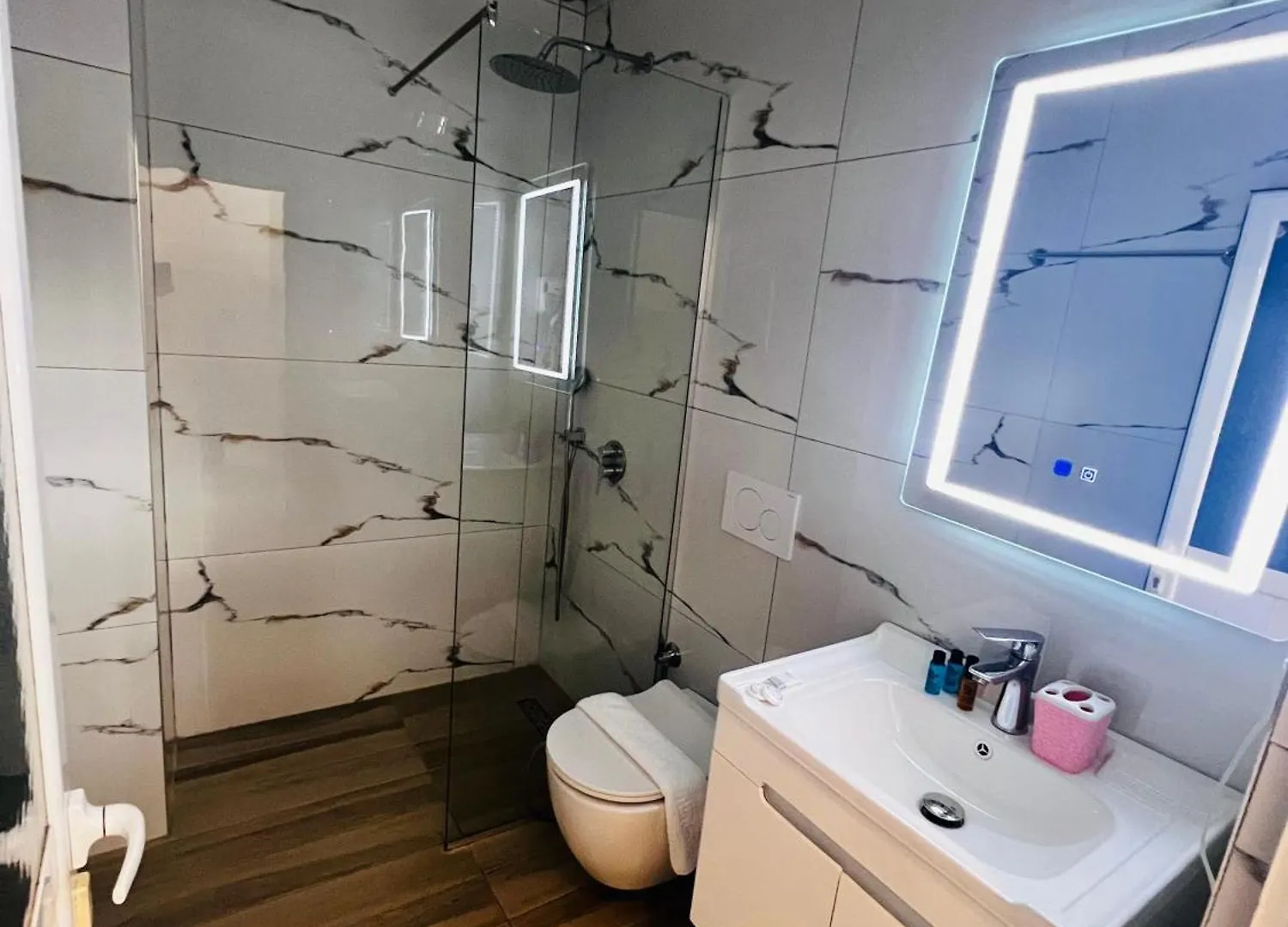 Hotel Golden Oak 사밀