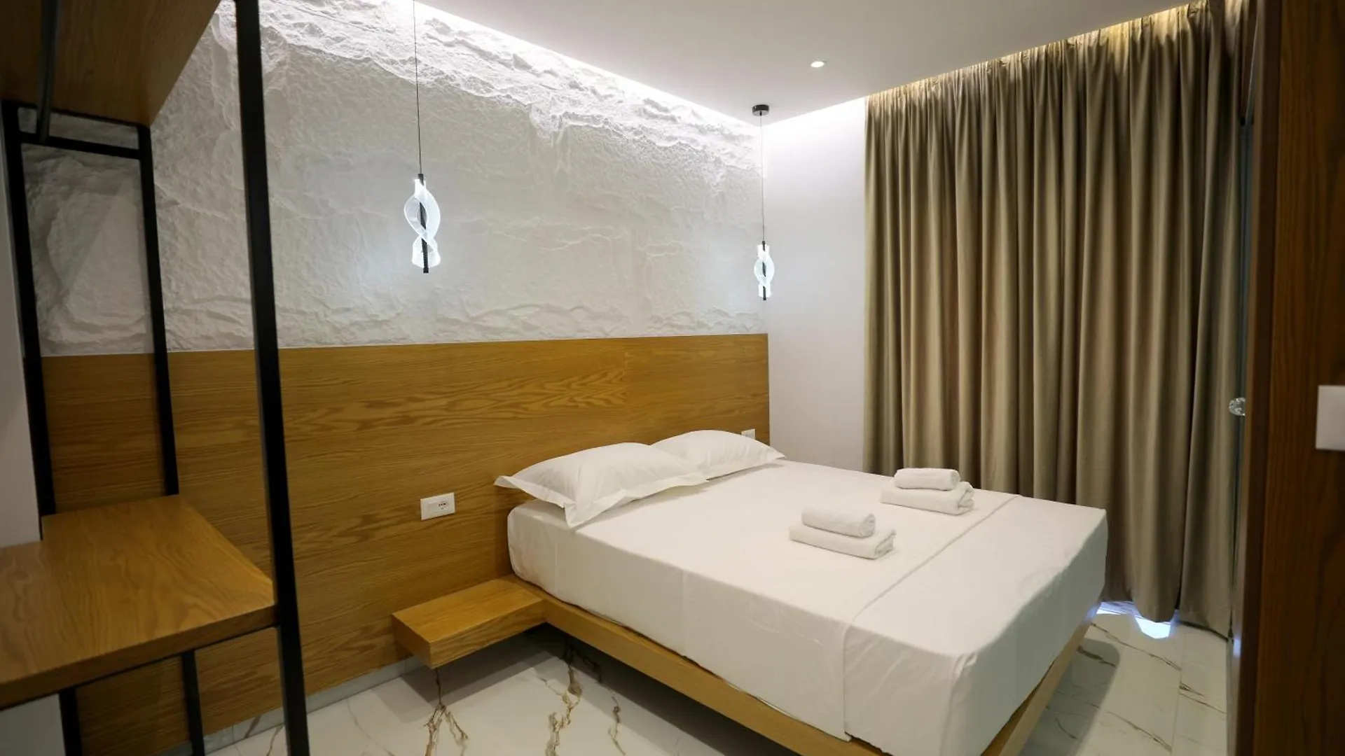 Hotel Golden Oak Ksamil