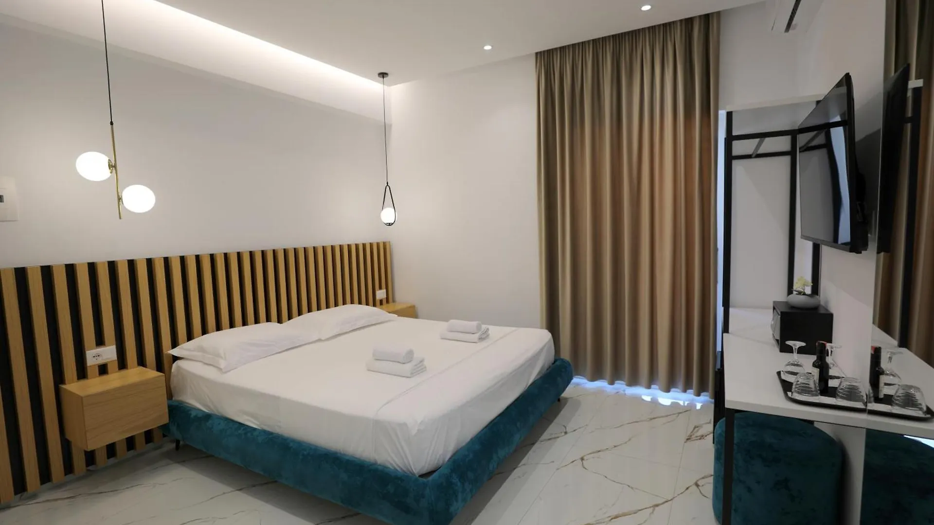 Hotel Golden Oak 사밀